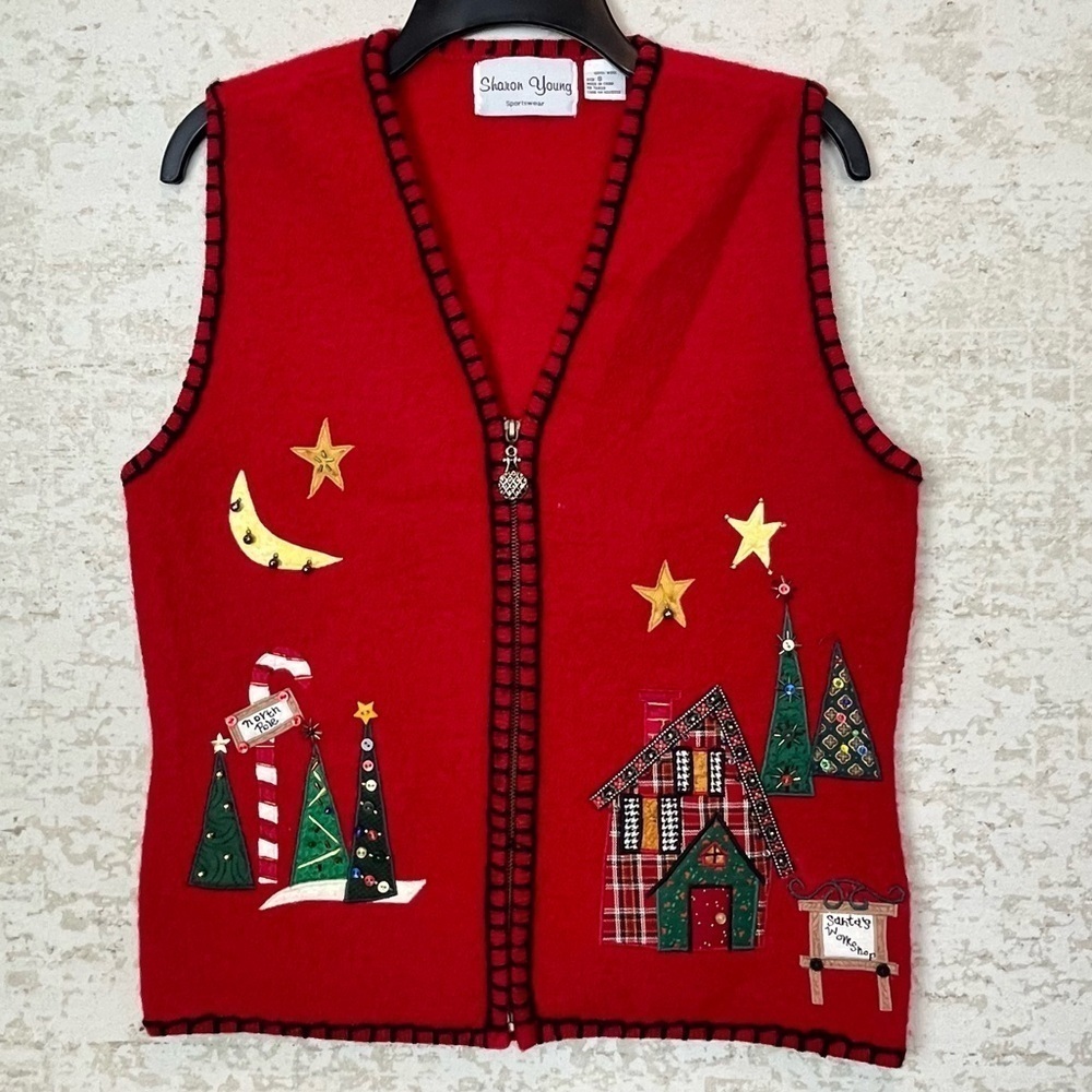 SHARON YOUNG Red Holiday Sweater Vest Small Trees Stars Elves Chalet